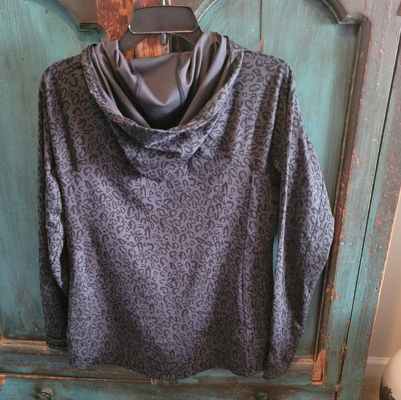 Womens Reebok animal print Hoodia  M - Picture 2 of 4